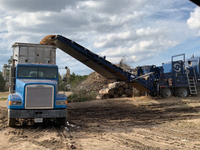 Our 100 HP grinder provides chips to the local paper mill